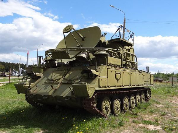 Để đối phó với tiêm kích siêu thanh của Mỹ phục vụ cho Israel, Liên Xô đã bán cho liên quân Ả Rập vũ khí phòng không mới nhất. Tên lửa Kub tuy đơn giản hơn và thiếu một số tính năng so với Kvadrat nhưng vẫn đủ để làm sạch bầu trời Syria.