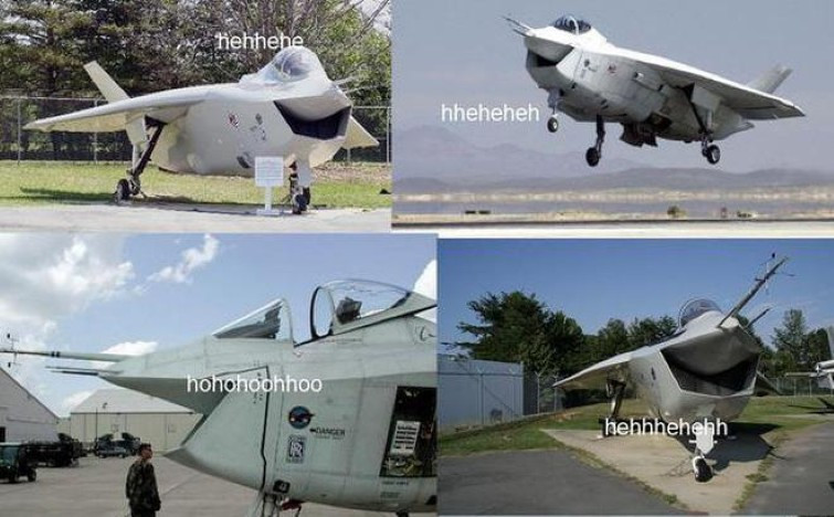 Ấn tượng đầu tiên và mạnh mẽ nhất về mẫu tiêm kích đặc biệt này chính là cửa hút khí của động cơ trông giống hệt như một cái miệng đang cười.