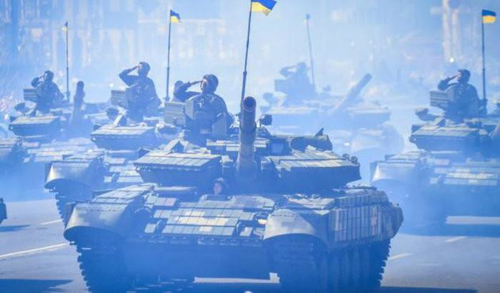 Xe sử dụng động cơ diesel 5 xilanh đa nhiên liệu 5DTF 750 mã lực giúp cơ động với tốc độ 45 km/h và phạm vi hành trình tối đa là 600 km