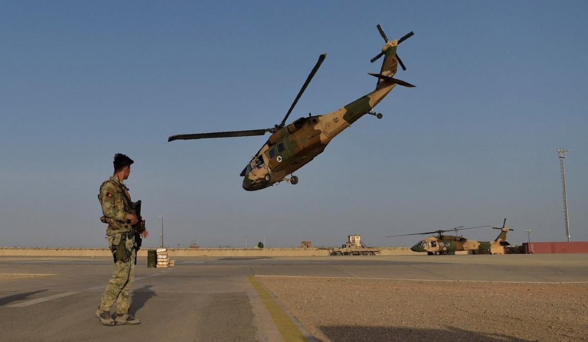 Trong cuộc Chiến tranh Vùng Vịnh năm 1991, UH-60A đã tham gia vào chiến dịch tấn công đường không lớn nhất trong lịch sử Lục quân Hoa Kỳ với hơn 300 chiếc trực thăng tham gia.