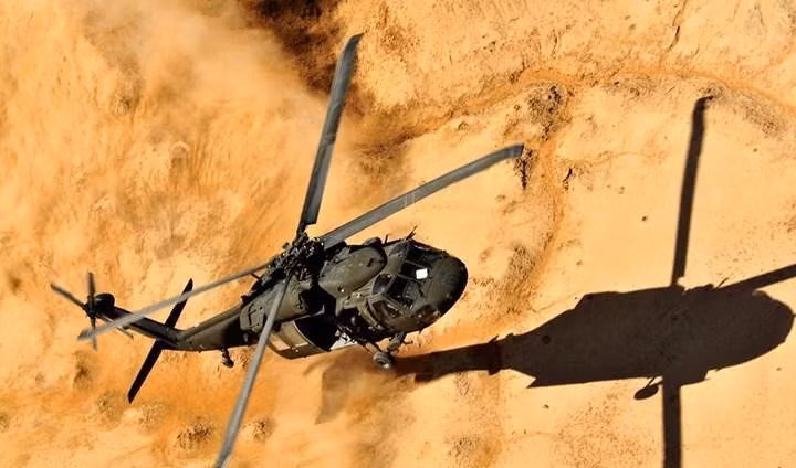 Dự kiến Mỹ sẽ chuyển giao cho quân đội Afghanistan khoảng 160 chiếc UH-60A với mục đích cuối cùng là thay thế toàn bộ phi đội Mi-17. Tuy nhiên việc chưa thành thì Taliban chiến thắng.