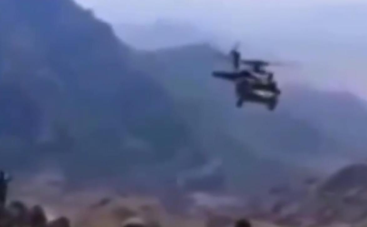 Mặt trận Kháng chiến Quốc gia Afghanistan cho biết họ đã sử dụng trực thăng UH-60A Black Hawk do Mỹ sản xuất để thực hiện không vận tiếp tế cho các cao điểm.