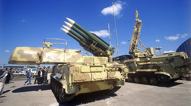 Một số nhà phân tích thì cho rằng, có thể phe ly khai đã bắn hạ MH-17 nhưng họ không cố ý, đây là việc nhầm lẫn đáng tiếc khi phe ly khai được huấn luyện không tốt nên không dễ dàng phát hiện ra máy bay thương mại với máy bay vận tải.