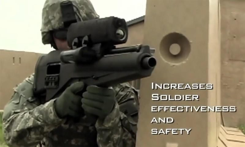 Đây là loại súng được vi tính hoá với ống ngắm công nghệ cao và đạn lập trình sẵn. Khi viên đạn bắn ra chúng sẽ bay theo quỹ đạo định trước và lao tới trước đầu mục tiêu.