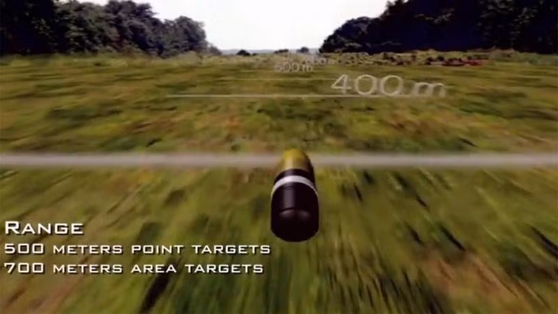 Súng phóng lựu XM25 sử dụng cơ chế nạp đạn bằng khí nén với thoi nạp đạn xoay tương tự như kiểu hoạt động trên các súng trường ngày nay.