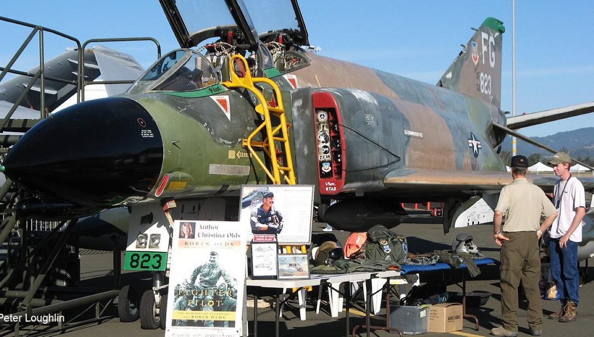 Chiếc F-4E Phantom II đầu tiên được chuyển giao cho Không quân vào tháng 10 năm 1967 với nhiều cải tiến vượt trội. Mẫu máy bay này, với một thùng nhiên liệu bổ sung cho thân máy bay.