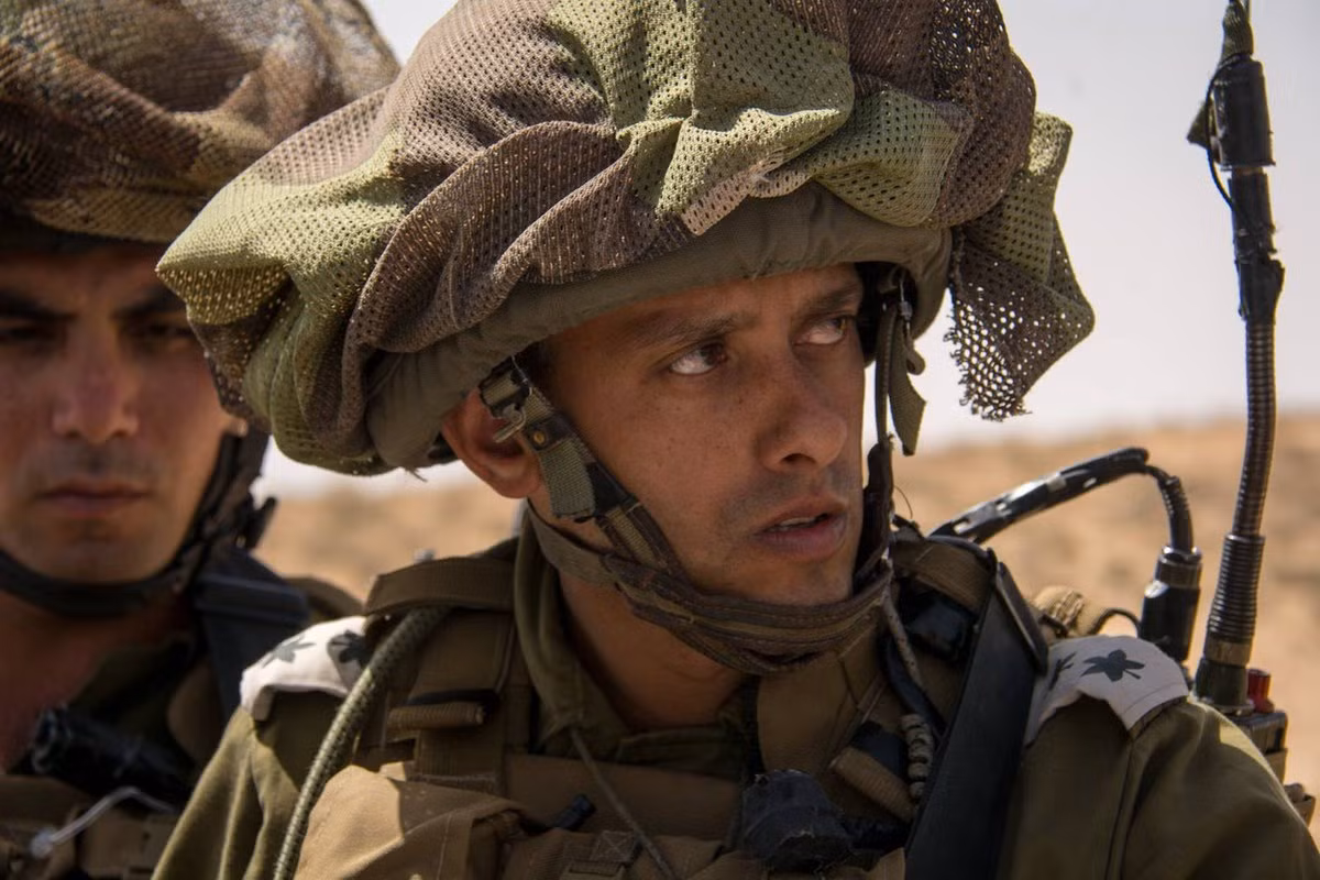 Thực tế kiểu ngụy trang này tỏ ra khá hiệu quả và rất rẻ tiền, tuy nhiên trên thế giới hiện nay chỉ có duy nhất binh lính Israel sử dụng "mũ đầu bếp" để ngụy trang như thế này. Nguồn ảnh: Pinterest.