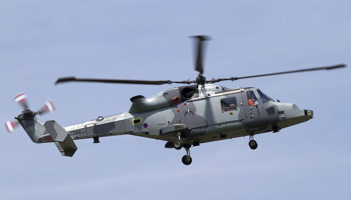 Trực thăng này có thể tự động tìm kiếm cũng như giám sát mục tiêu trên hoặc dưới mặt biển. Với kho vũ khí đa dạng, trực thăng AW159 có thể tiêu diệt từ tàu ngầm, tàu chiến mặt nước đến các ca nô chở biệt kích nước.