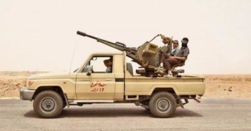 Đúng lúc đó, các binh sĩ đại đội Bravo thuộc tiểu đoàn 1 phát hiện nhóm binh sĩ chính quyền cũ của Afghanistan tại sân bay đang sở hữu một số khí tài, bao gồm một xe bán tải gắn khẩu súng máy phòng không ZPU-2 14,5 mm.