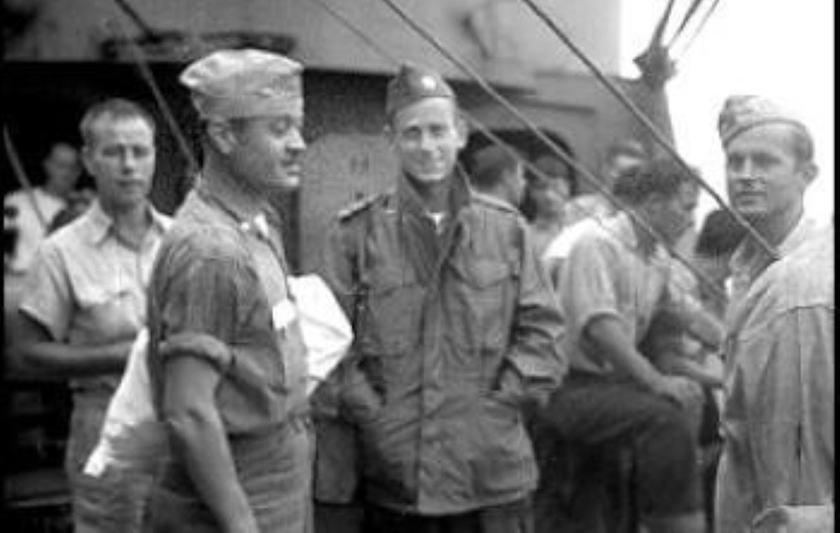 Thủy thủ đoàn Mỹ được đưa đến trại tù binh chiến tranh Ofuna ở đảo Honshu. Họ bị biệt giam, đánh đập và thẩm vấn cho đến khi được thả sau khi chiến tranh kết thúc.