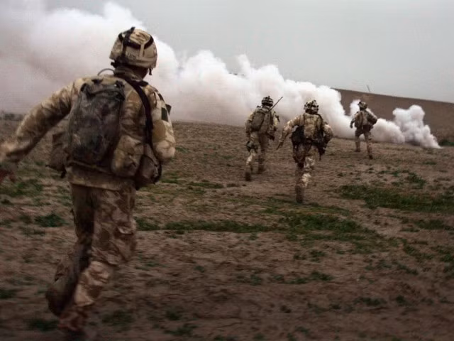 Chuyên gia phân tích của trang Avia cho biết, London sẽ phải cảm thấy hổ thẹn, khi lính đặc nhiệm của họ không hề tham gia bảo vệ Kabul, mà quay đầu bỏ chạy ngay lập tức, trước khi Taliban kịp tiến vào thủ đô.