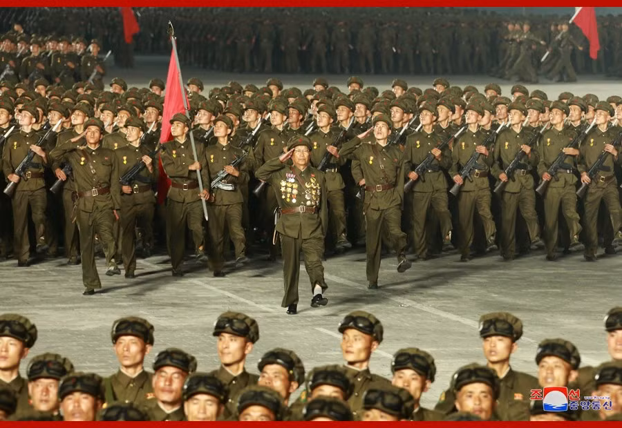 Vậy nên, rất có thể Bình Nhưỡng muốn gửi một thông điệp thông qua cuộc duyệt binh hôm 9/9 vừa qua, khi nước này không đưa các loại vũ khí hạng nặng xuất hiện.