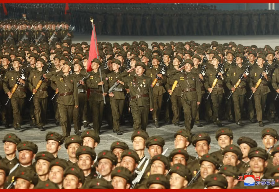 Giới quan sát quốc tế thậm chí còn cho rằng, những binh lính này dường như không phải lính đặc chủng, mà chỉ là binh lính tới từ những đơn vị thông thường.