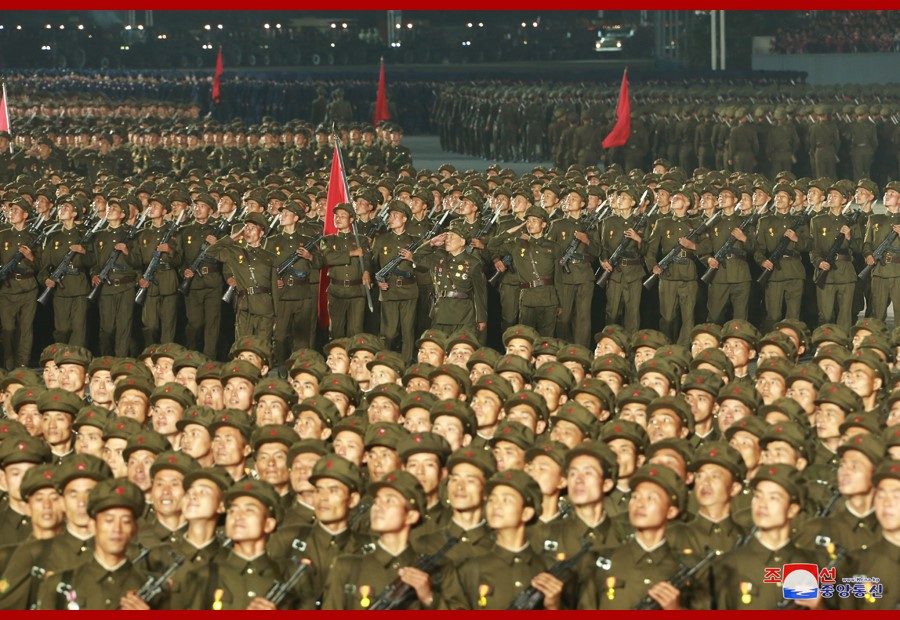 Tất nhiên, Bình Nhưỡng thừa hiểu rằng sự xuất hiện của mọi loại phương tiện, vũ khí của nước này trong lễ duyệt binh sẽ đều thu hút được rất nhiều sự chú ý của thế giới.