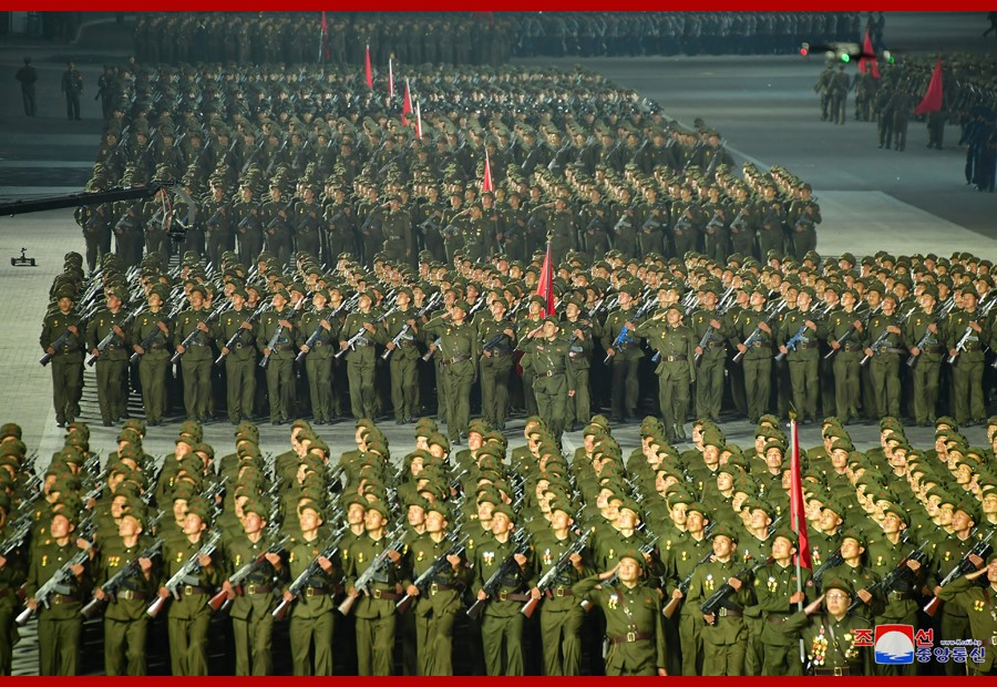 Không ít người lạc quan đánh giá rằng, việc Triều Tiên không còn đưa vũ khí hạng nặng vào các cuộc duyệt binh, rất có thể là biểu hiện đánh dấu cho sự thay đổi, trong chính sách đối ngoại của nước này.