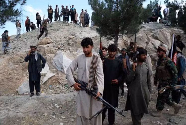 Mới đây, quân kháng chiến Afghanistan cũng đã thề sẽ chiến đấu tới cùng, khẳng định rằng "đưa trẻ nhỏ nhất cũng sẽ cầm súng chiến đấu", cho thấy quyết tâm của lực lượng này trong việc chống lại Taliban.