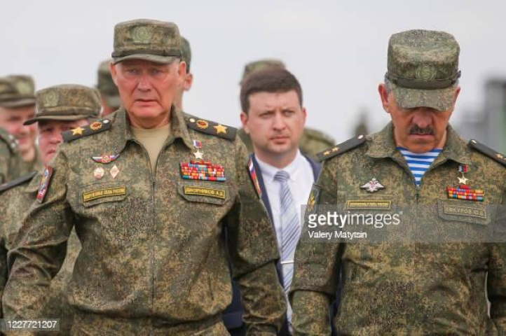 Tư lệnh quân khu phía Nam - Đại tướng Lục quân Alexander Dvornikov mới đây cho biết, lực lượng phòng không của đơn vị đang có trong biên chế các hệ thống tên lửa phòng không tầm xa S-400 Triumf hiện đại và những tổ hợp Pantsir-S tầm ngắn trong vai trò cận vệ.