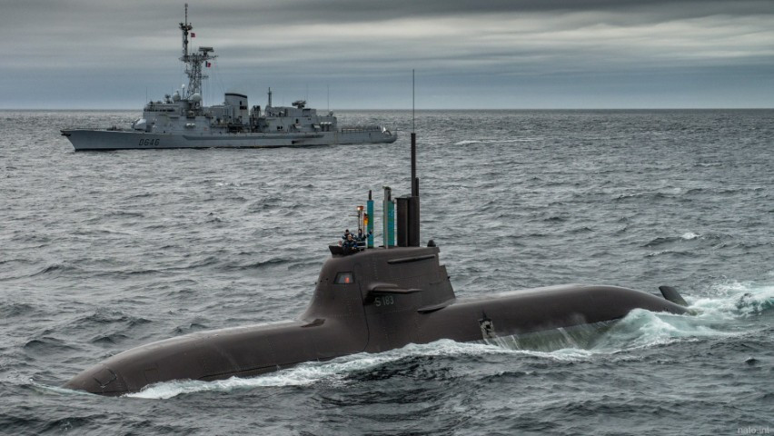 Do các báo cáo về vị trí này có thời gian rất xa nhau, nên sẽ rất khó có thể xác định chính xác vị trí của tàu ngầm khi tai nạn xảy ra, nhất là khi kíp chiến đấu trên tàu không kịp gửi thông tin cầu cứu về đất liền.