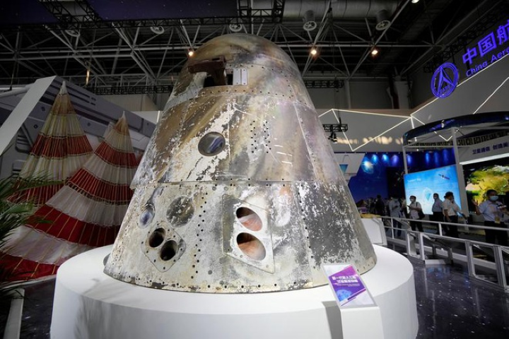 Một mô hình thiết bị thực hiện nhiệm vụ trên không gian của Trung Quốc.