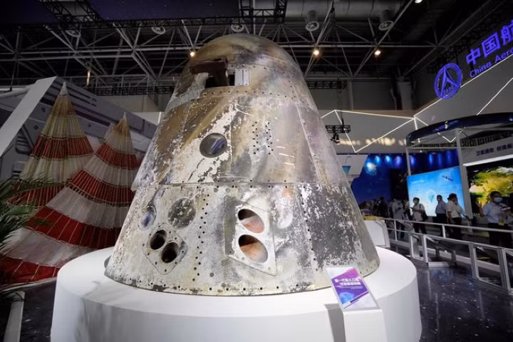 Một mô hình thiết bị thực hiện nhiệm vụ trên không gian của Trung Quốc.