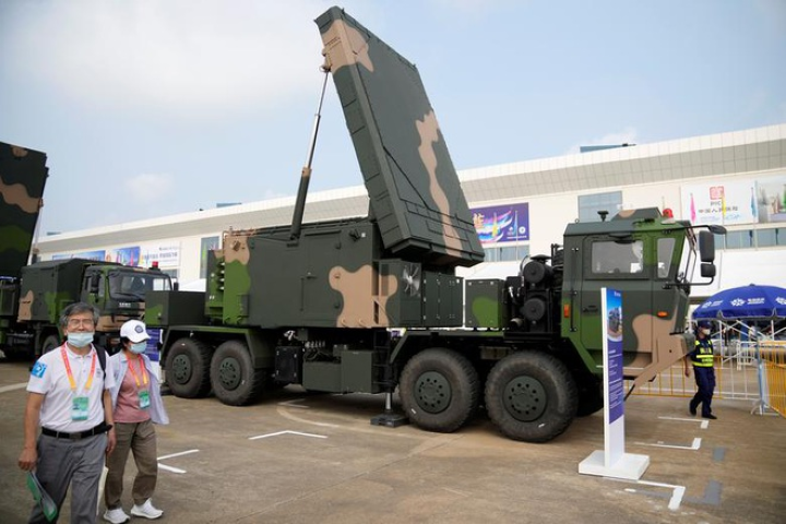 Hệ thống vũ khí phòng không và tên lửa HQ-9BE.