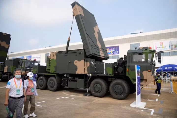 Hệ thống vũ khí phòng không và tên lửa HQ-9BE.