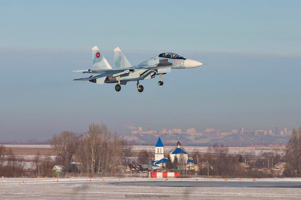 Thủ tướng Armenia ông Nikol Pashinyan còn lớn tiếng cho biết "Nếu các ông mua máy bay chiến đấu (ám chỉ chính phủ của nhiệm kỳ trước), các ông nên mua kèm theo cả tên lửa".