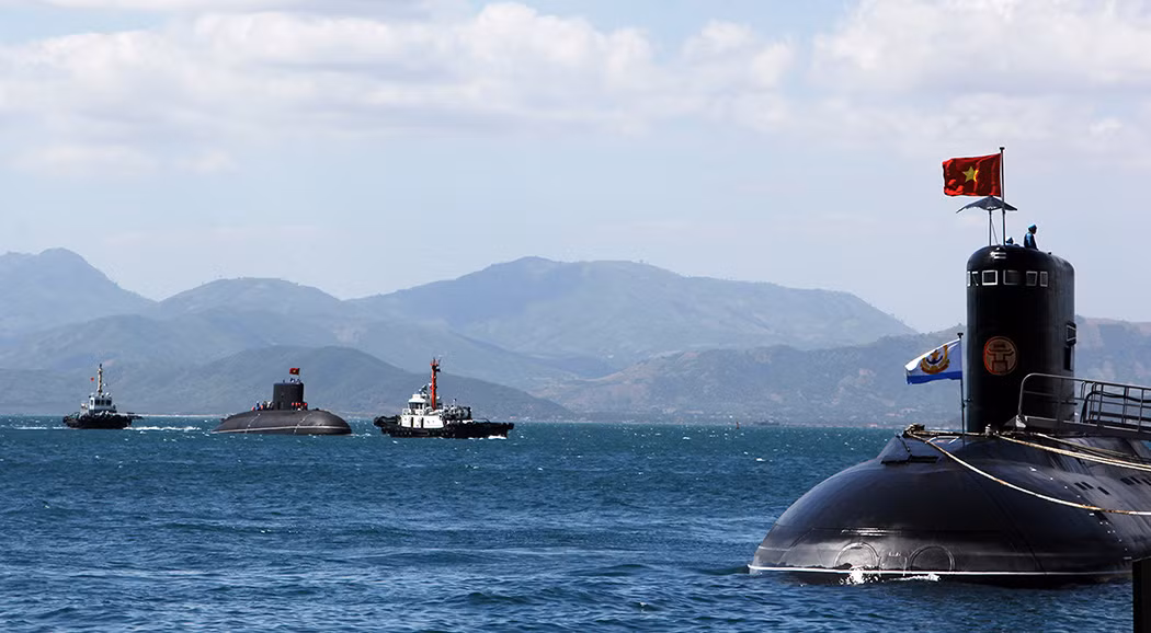 Các tàu ngầm lớp Kilo của Việt Nam hiện nay cũng được coi là loại tàu ngầm sử dụng động cơ thông thường hiện tốt nhất thế giới, được rất nhiều quốc gia đặt mua. Nguồn ảnh: TL.