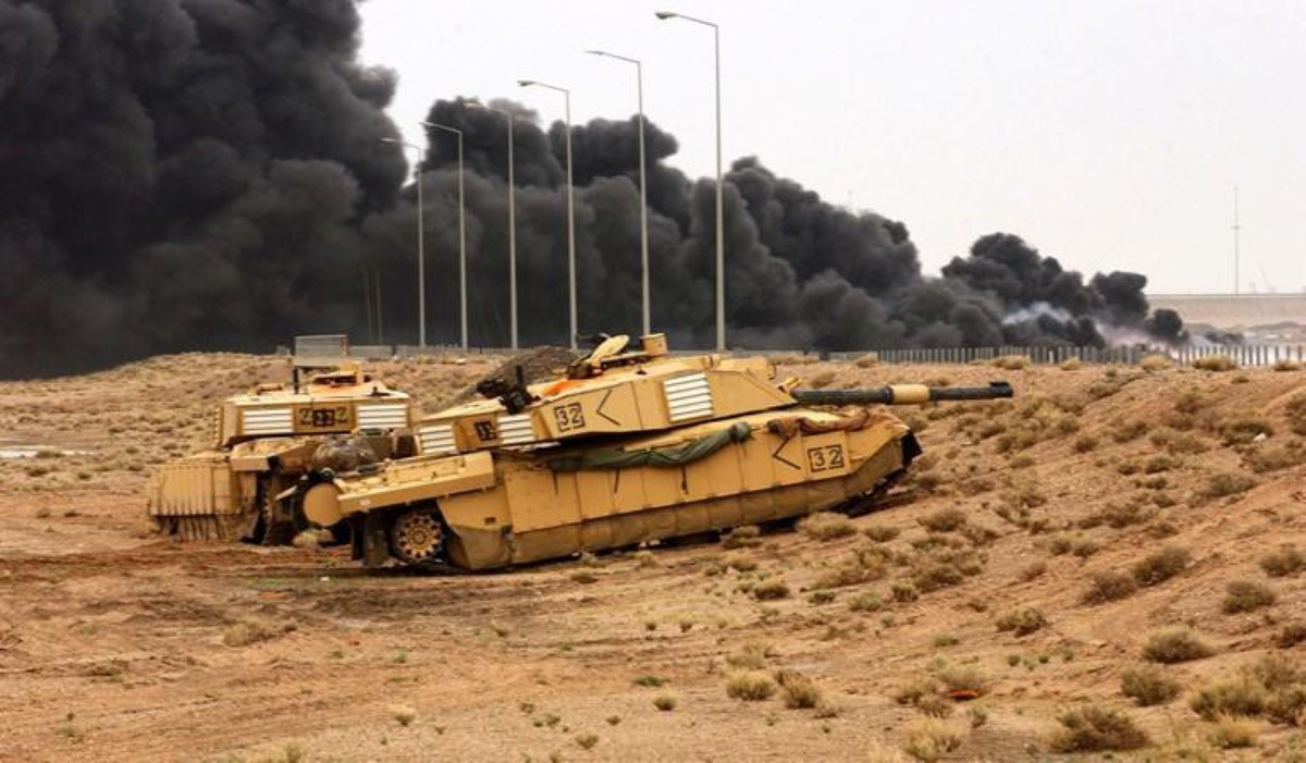 Challenger 2 là xe tăng chiến đấu chủ lực (MBT) thế hệ ba của Anh, được công ty Vickers Defense Systems (nay là BAE Systems Land &amp; Armaments) phát triển vào năm 1986, dựa trên nguyên mẫu Challenger 1 bằng thiết kế đột phá với phần lớn các bộ phận được cải tiến, chỉ khoảng 3% linh kiện có thể hoán đổi cho nhau.