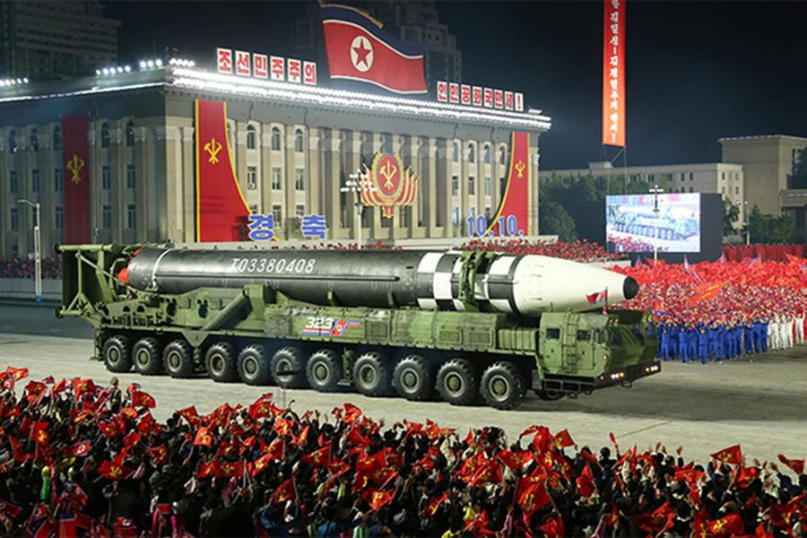 Không ngạc nhiên khi thu hút sự chú ý lớn nhất là các tên lửa, đặc biệt là tên lửa đạn đạo phóng từ tàu ngầm Pukguksong-4 (SLBM) và Hwasong-16.