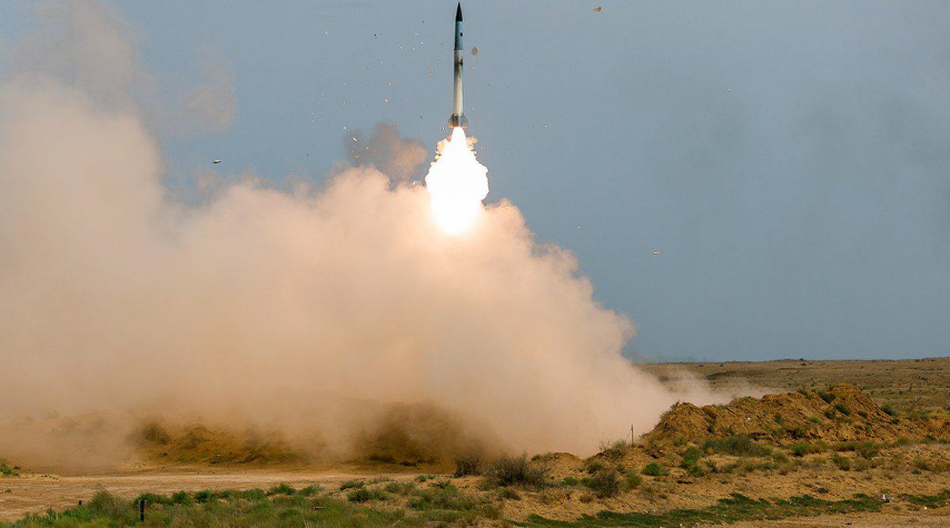 S-400 do phòng thiết kế của tập đoàn Almaz-Antey (Nga) phát triển, đây là phiên bản cải tiến với nhiều tính năng mạnh mẽ hơn loạt hệ thống tên lửa đất đối không S-300.