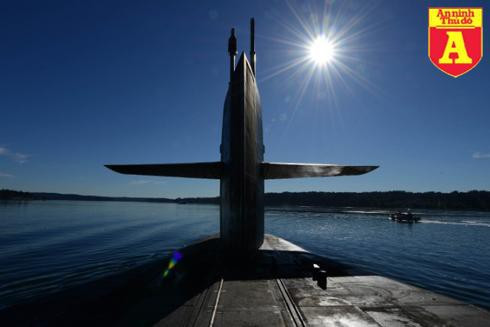 Hiện hải quân Mỹ chế tạo 18 tàu ngầm hạt nhân mang tên lửa đạn đạo (SSBN) lớp Ohio. Sau khi Chiến tranh Lạnh kết thúc, Mỹ quyết định hoán cải 4 tàu ngầm lớp Ohio, dỡ bỏ tên lửa đạn đạo Trident và trang bị cho chúng tên lửa hành trình Tomahawk (TLAM).