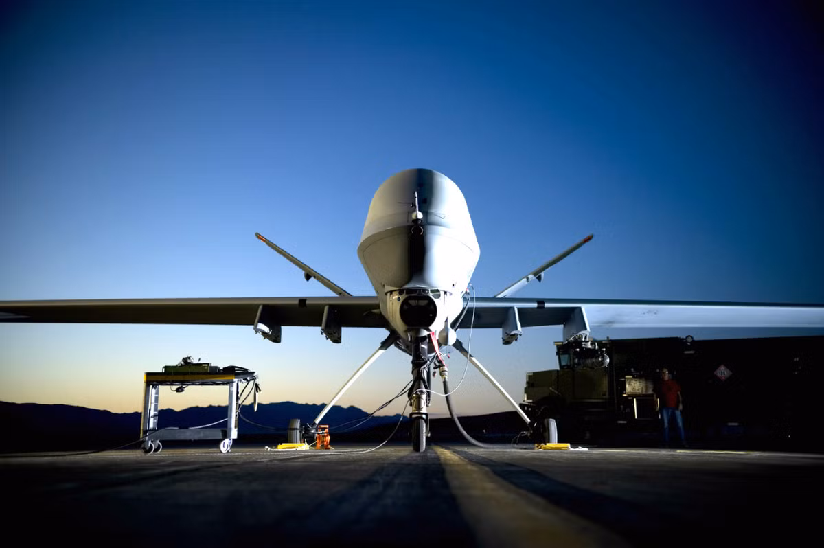 Ngoài khả năng tấn công, máy bay không người lái MQ-9 còn là chiếc UAV vũ trang đầu tiên trên thế giới, được thiết kế để hoạt động với thời gian dài, trên độ cao lớn và không bị giới hạn bởi khoảng cách đường truyền dữ liệu.