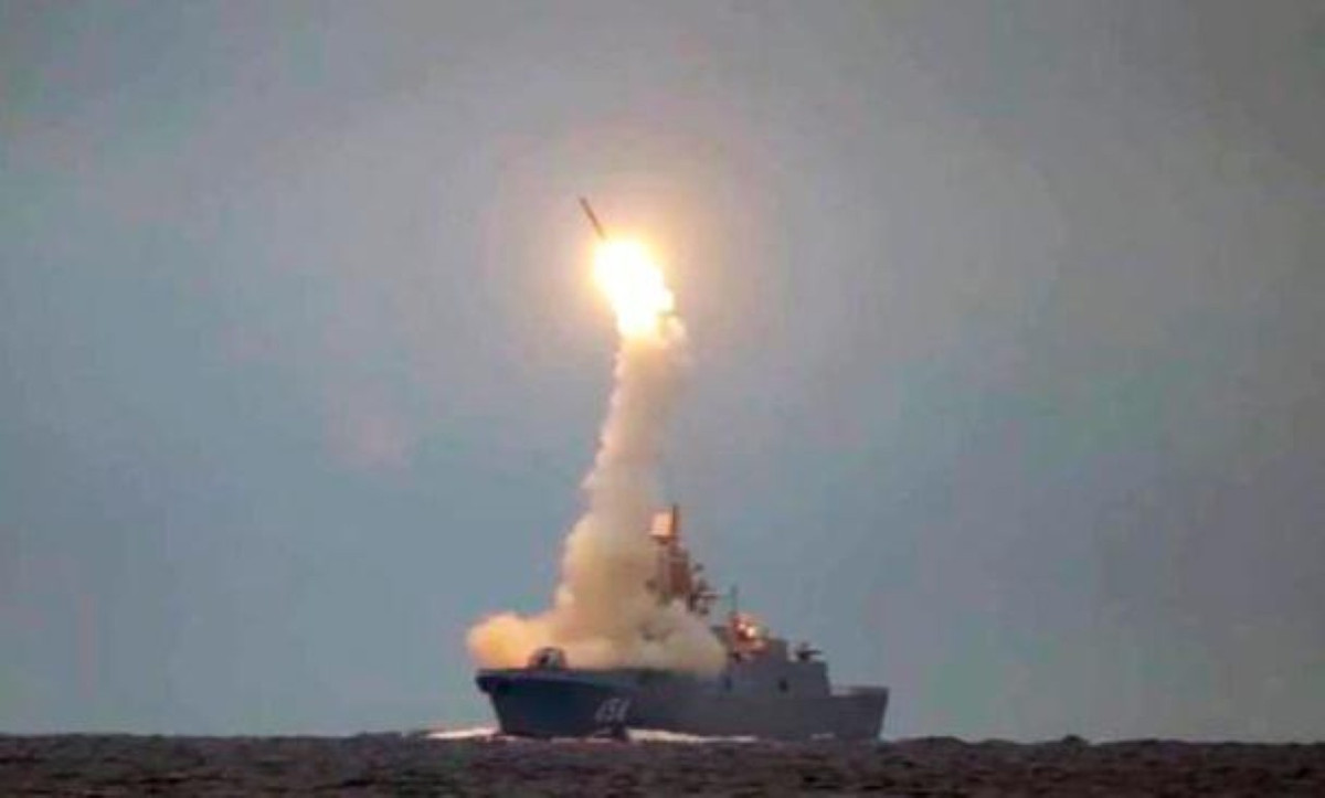 Đô đốc Golovko, tàu khu trục thứ ba trong Dự án 22350, hạ thủy ngày 22/5/2020 sẽ trở thành chiến hạm đầu tiên mang tên lửa Zircon. Được biết, Nga đang đẩy mạnh việc trang bị này nhằm đối phó với sức mạnh của hải quân khối NATO.