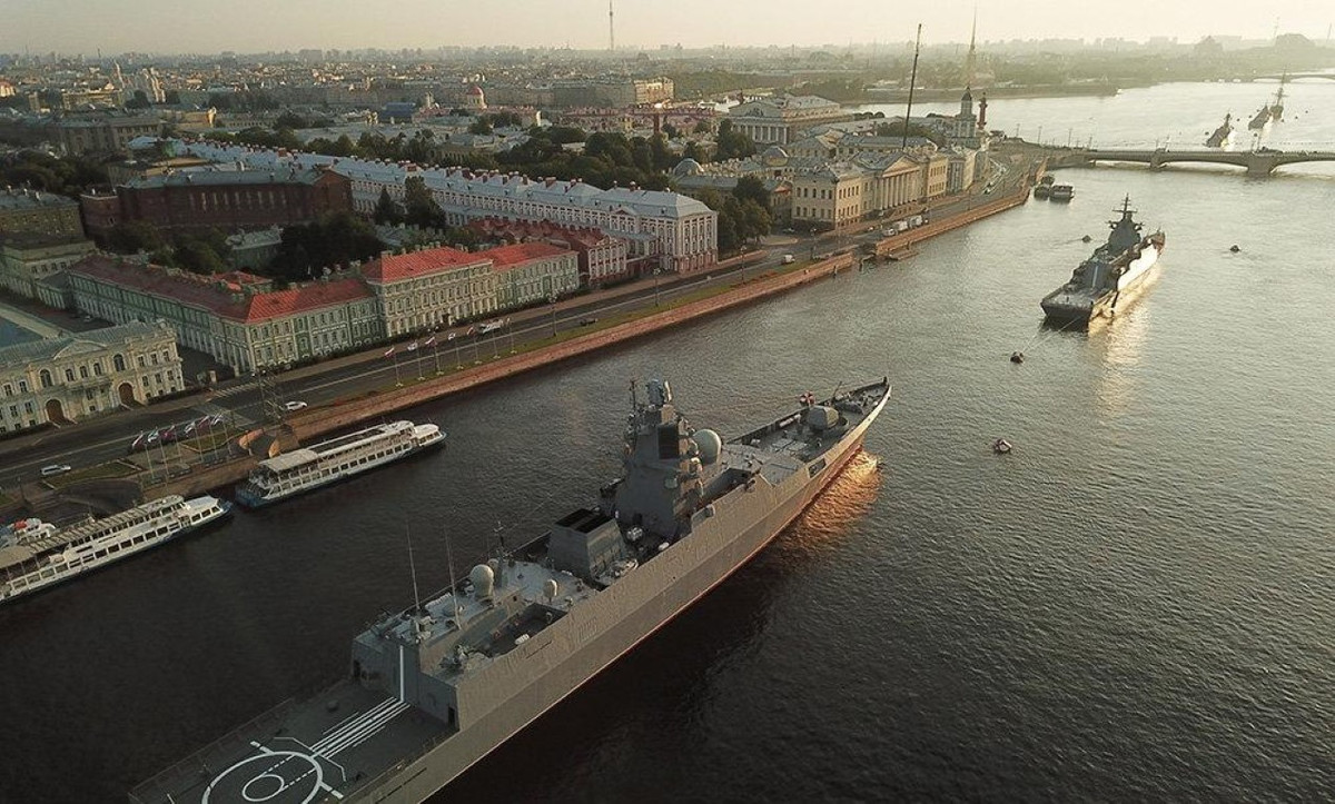 Được biết, chiến hạm có thể hoạt động liên tục 30 ngày trên biển trước khi phải tiếp tế nhiên liệu và thực phẩm. Nga hiện đã hoàn thiện 3 chiếc và 6 chiếc khác đang trong quá trình chế tạo. Khu trục hạm thuộc Dự án 22350 sẽ là xương sống của lực lượng Hải quân Nga.