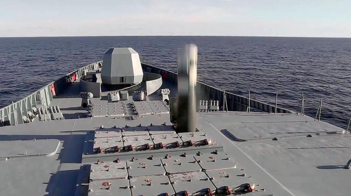 Các loại vũ khí chính của tàu gồm 2 bệ phóng theo phương thẳng đứng 16 cell 3S-14 cho tên lửa Kalibr và tên lửa Zircon.