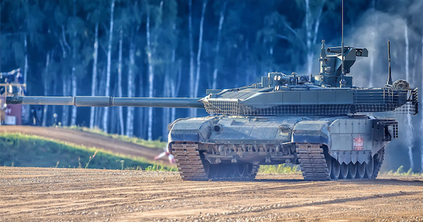 Phiên bản "M" có thiết kế hiện đại khi tích hợp tháp pháo mới đi kèm hệ thống điều khiển hỏa lực Kalina, nó có lớp giáp hiệu quả hơn, trang bị pháo nòng trơn 2A46M cỡ 125 mm.