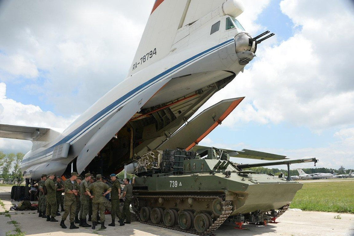 "Tôi muốn nhắc lại rằng người Mỹ đã tập trung quân trong 6 tháng để tấn công Iraq, NATO nói rằng để điều động một nhóm tác chiến với đầy đủ sức mạnh để có thể đứng vững trước lực lượng quân đội Nga thì họ cần hơn một tháng, đây là với những con đường tuyệt vời ở Châu Âu".