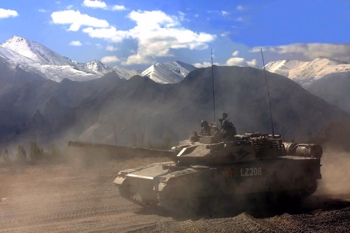 Khi hoạt động ở khu vực núi cao, không khí loãng, động cơ của xe tăng T-15 vẫn sẽ đủ khả năng cung cấp khả năng cơ động cao cho chiếc xe tăng này.