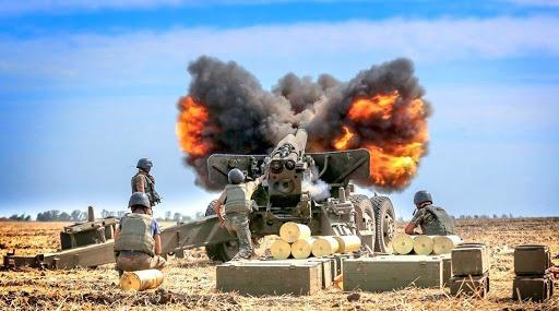 Khẩu đội pháo tiêu chuẩn cho loại pháo này là 8 người. Mỗi quả đạn dùng cho pháo 2A36 có trọng lượng khoảng 46kg.