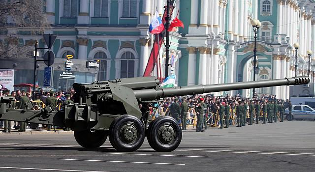 Sau các cuộc không kích chống lại phe ly khai thân Nga tại miền Đông, Lực lượng vũ trang Ukraine đang chuẩn bị cho các cuộc tấn công với vũ khí hạng nặng nhắm vào vùng đất do phe ly khai kiểm soát.