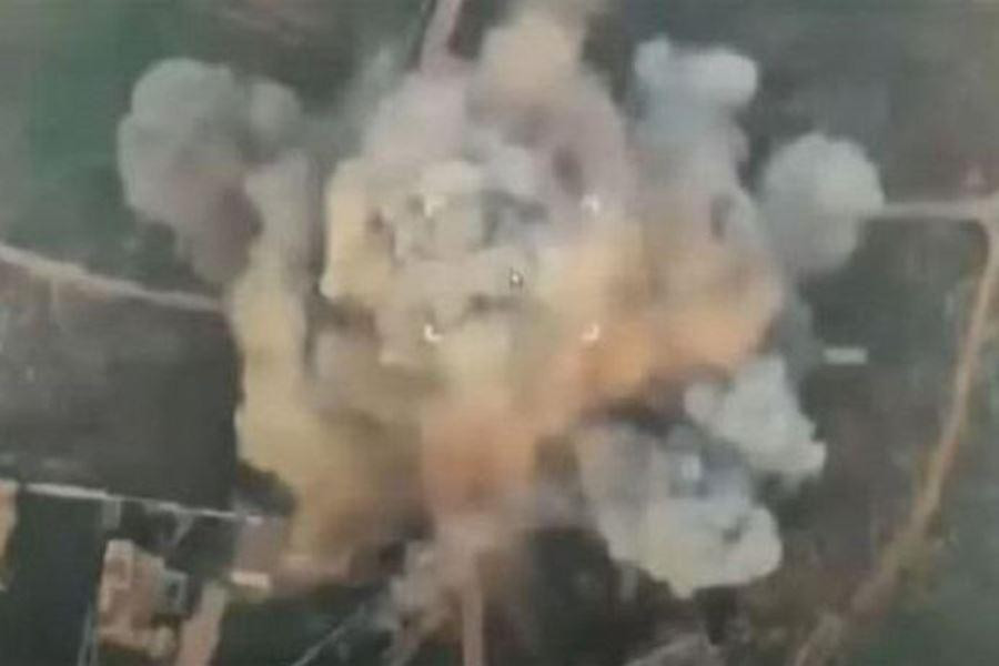 Rõ ràng, việc lựa chọn vị trí để dội bom được đưa ra có lợi cho các máy bay chiến đấu Su-34 - các cuộc không kích được thực hiện dọc biên giới Syria-Thổ Nhĩ Kỳ, và chỉ cần Su-34 cũng đủ để đối phó với hầu hết các máy bay chiến đấu của đối phương.