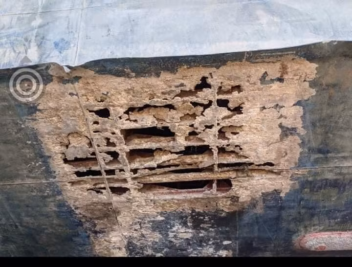 Phần thân vỏ của "Quái vật biển Caspian" đã bị mục nát dần sau 40 năm bị lãng quên.