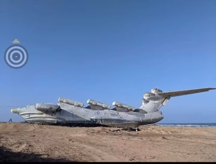 Ekranoplan về cơ bản có thể coi là một con tàu với khả năng bay ở tốc độ nhanh nhưng độ cao lại rất thấp. Điều này cho phép các phương tiện Ekranoplan có khả năng di chuyển với tốc độ cực cao trên biển do không bị lực cản của nước tác động.