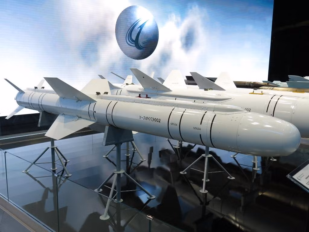 Cụ thể, một động cơ tên lửa dòng thẳng đã được chế tạo, thiết bị này dành cho đạn tấn công siêu tốc và đang được hoàn thiện tại Turaevskoye Soyuz cho tên lửa siêu thanh, Izdeliye 70 đã vượt qua đánh giá sơ bộ vào năm 2020.