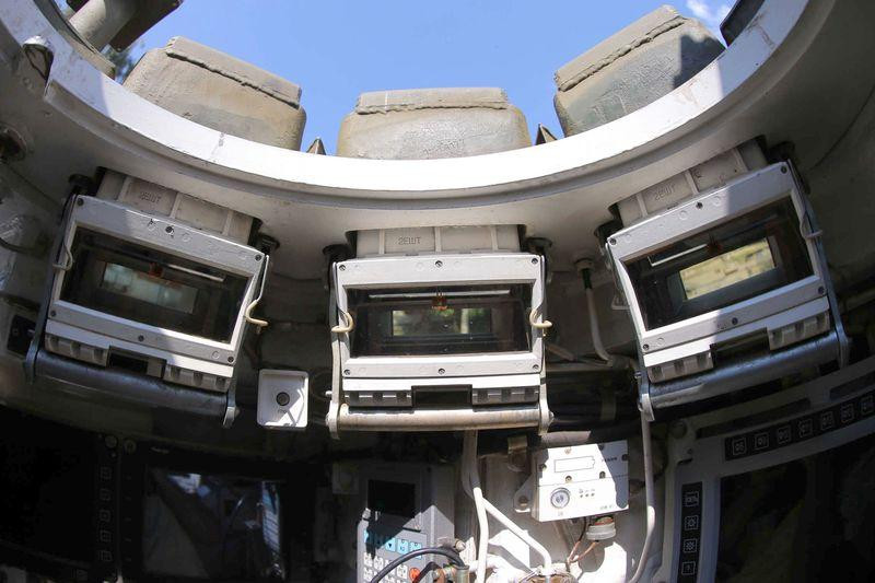 Sau đó động cơ cũ được đưa lên chiếc ARV và mang đi. Toàn bộ hoạt động diễn ra trong khoảng 1 giờ, bản thân công việc trên đã là một thành tựu tuyệt vời so với tính năng của các phương tiện thế hệ trước.