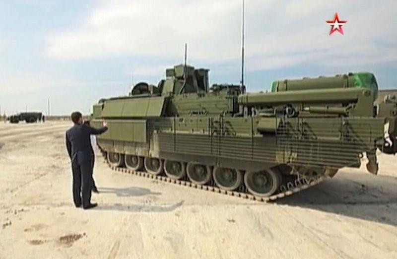 Về chức năng, T-16 khác với những ARV thuộc thế hệ trước bởi sự hiện diện của một bộ điều khiển có thể nâng đến một tấn rưỡi, cũng như chiều cao và sức mạnh của cần trục đều tăng lên.