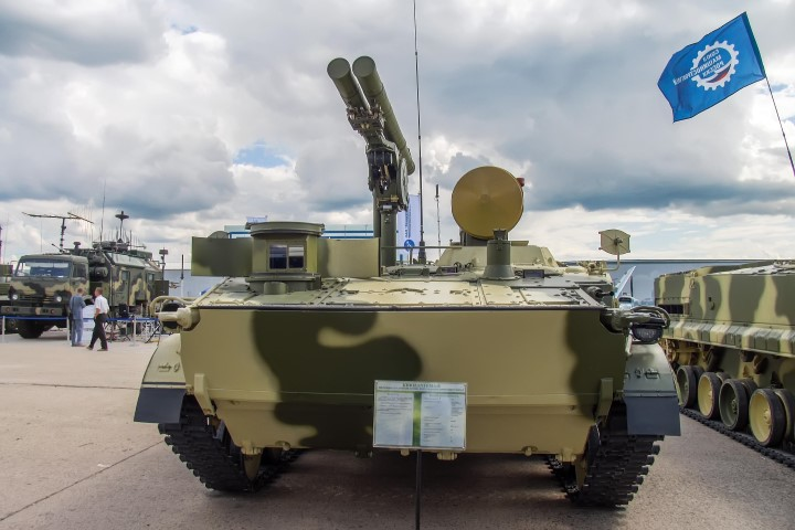 Tuy vậy phải lưu ý một chi tiết rất quan trọng đó là tên lửa Khrizantema cũng như cả tổ hợp chống tăng Khrizantema-S đều chưa được đánh giá một cách thực sự kỹ lưỡng trên chiến trường, cho nên chưa thể khẳng định nó sẽ "thần diệu" như những gì ông Leonkov khẳng định.