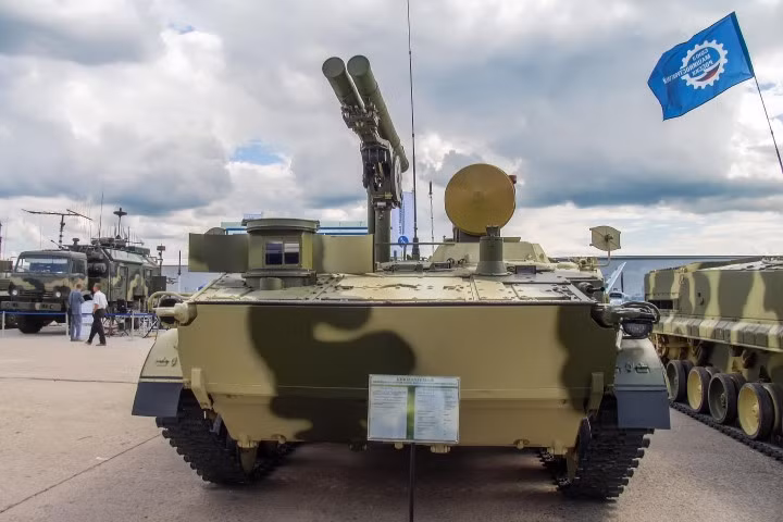 Tuy vậy phải lưu ý một chi tiết rất quan trọng đó là tên lửa Khrizantema cũng như cả tổ hợp chống tăng Khrizantema-S đều chưa được đánh giá một cách thực sự kỹ lưỡng trên chiến trường, cho nên chưa thể khẳng định nó sẽ "thần diệu" như những gì ông Leonkov khẳng định.