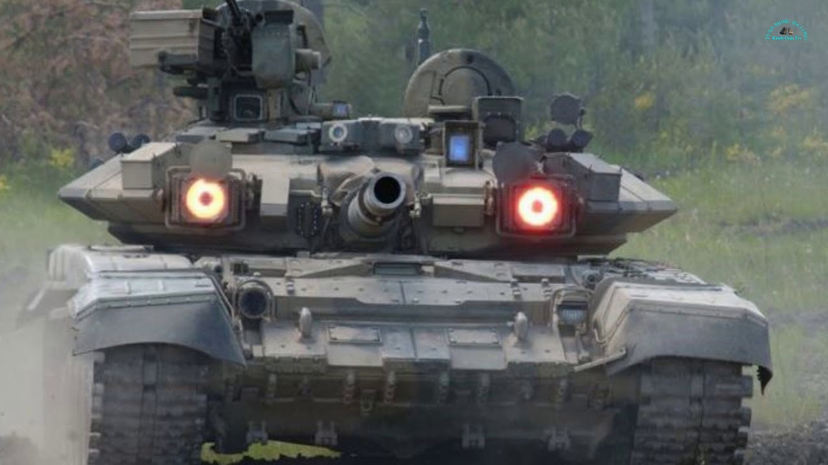 T-90S/SK được trang bị pháo nòng trơn 125mm, cùng với đó là hệ thống nạp đạn tự động. Loại xe tăng này được trang bị giáp composite, kết hợp với giáp phản ứng nổ Kontakt 5 và hệ thống phòng thủ chủ động Shtora.